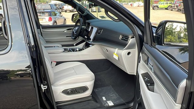 2025 Jeep Wagoneer L Series II Limited