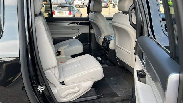 2025 Jeep Wagoneer L Series II Limited