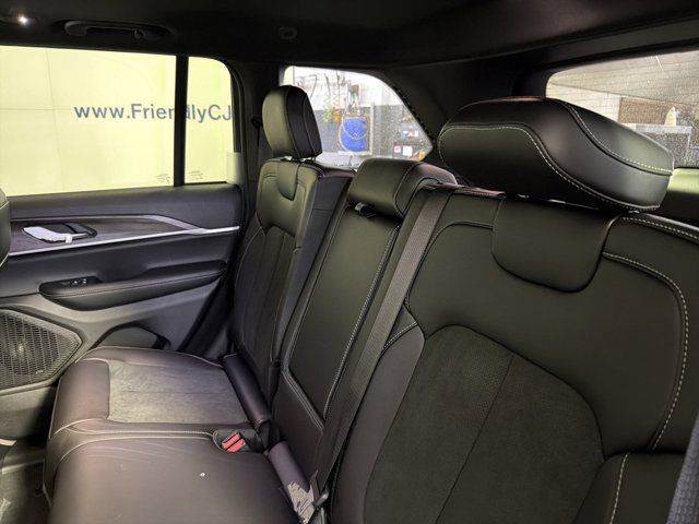 2026 Jeep Grand Cherokee Laredo Altitude