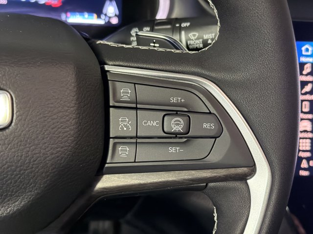 2026 Jeep Grand Cherokee Laredo Altitude