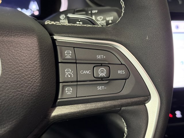 2026 Jeep Grand Cherokee Laredo Altitude