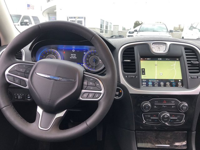 2023 Chrysler 300 Touring L