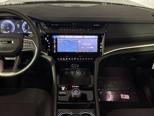 2026 Jeep Grand Cherokee L Laredo Altitude