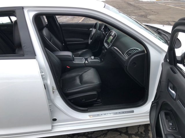 2023 Chrysler 300 Touring L