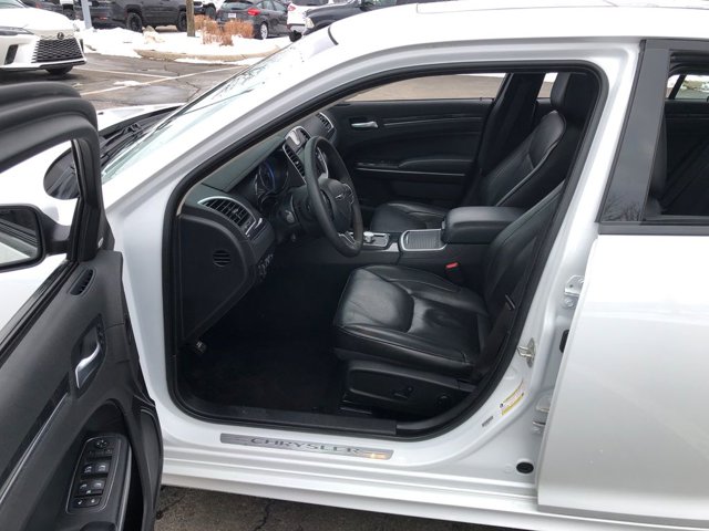 2023 Chrysler 300 Touring L