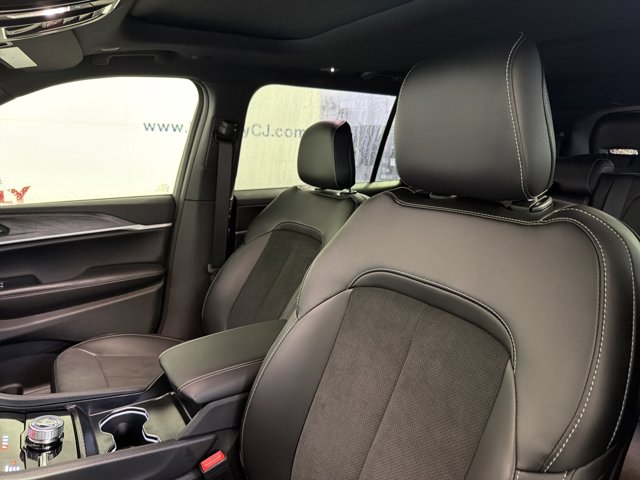 2026 Jeep Grand Cherokee L Laredo Altitude