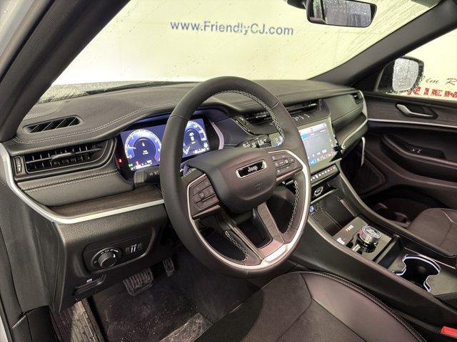 2026 Jeep Grand Cherokee L Laredo Altitude