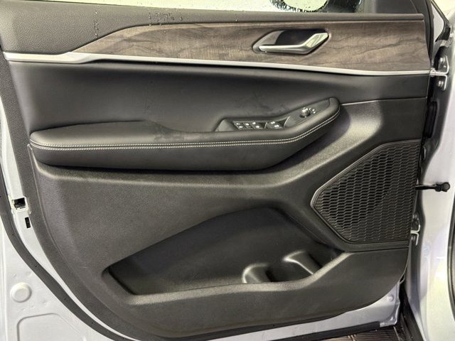 2026 Jeep Grand Cherokee L Laredo Altitude