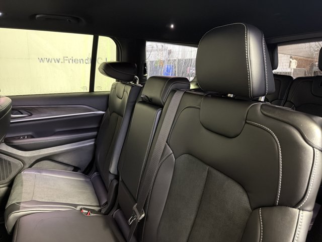 2026 Jeep Grand Cherokee L Laredo Altitude