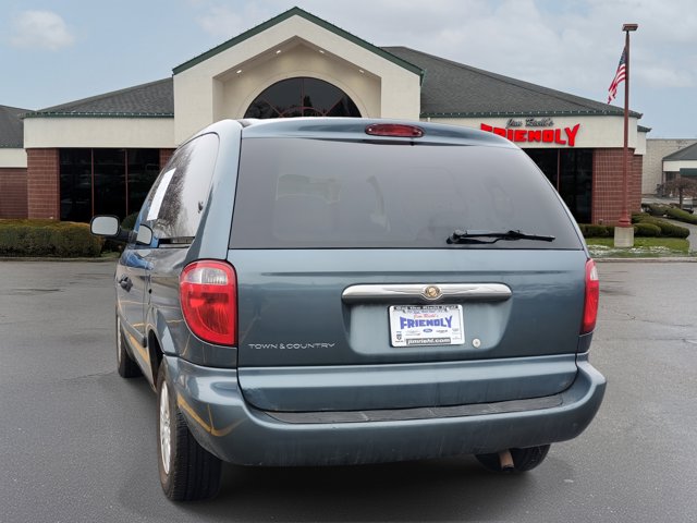2006 Chrysler Town & Country SWB Base