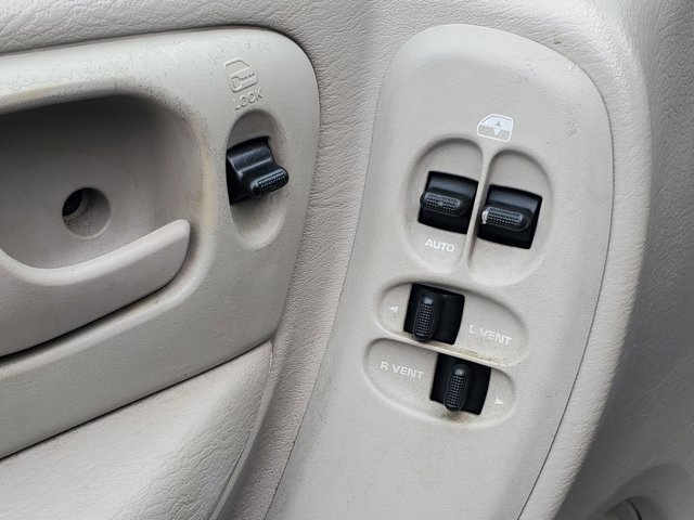 2006 Chrysler Town & Country SWB Base