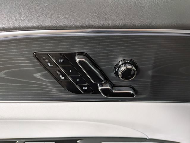 2026 Cadillac LYRIQ Luxury - Photo 18