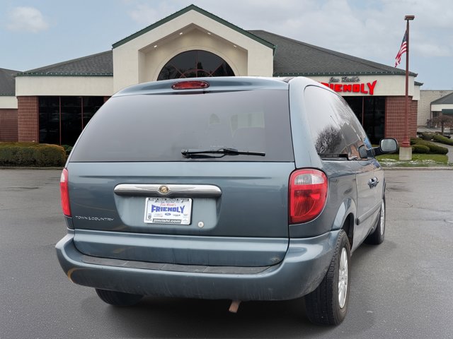 2006 Chrysler Town & Country SWB Base