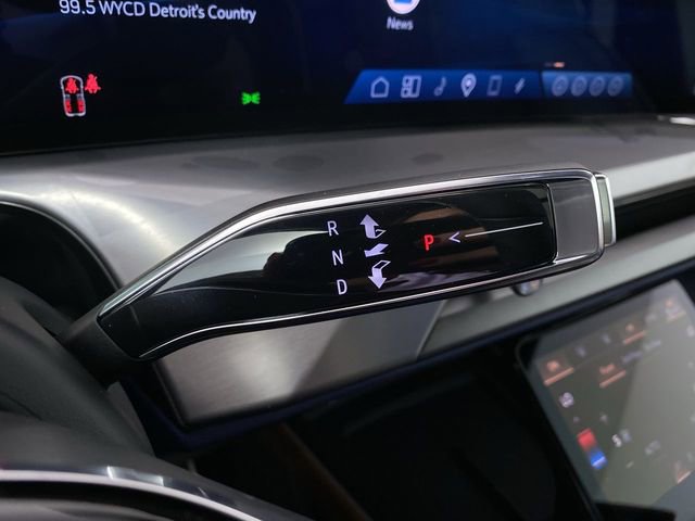 2026 Cadillac VISTIQ Premium Luxury