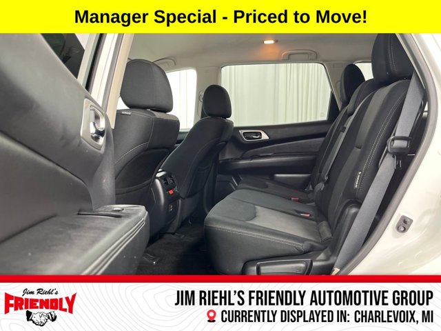 2018 Nissan Pathfinder SV