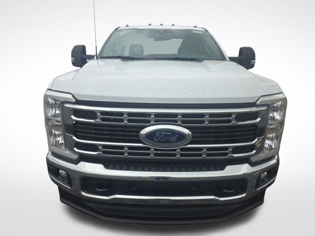 2026 Ford Super Duty F-350 DRW XLT