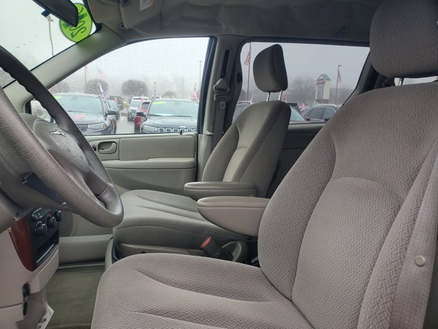 2006 Chrysler Town & Country SWB Base