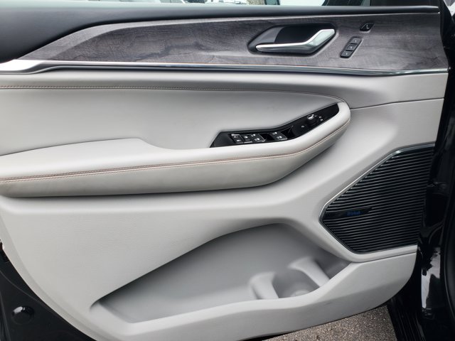 2022 Jeep Grand Cherokee 4xe Overland