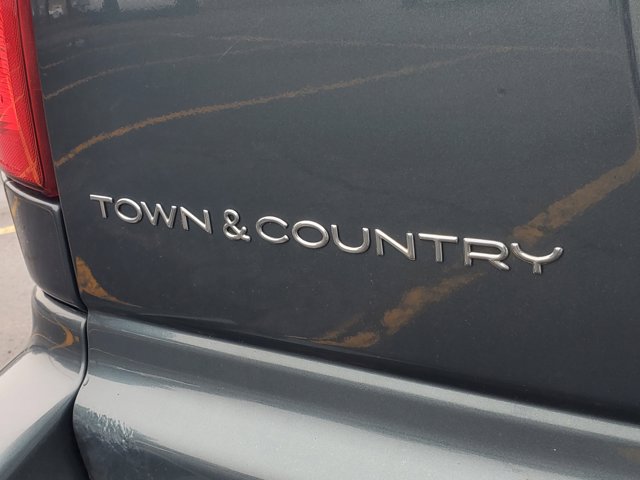 2006 Chrysler Town & Country SWB Base