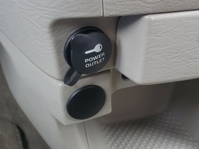 2006 Chrysler Town & Country SWB Base