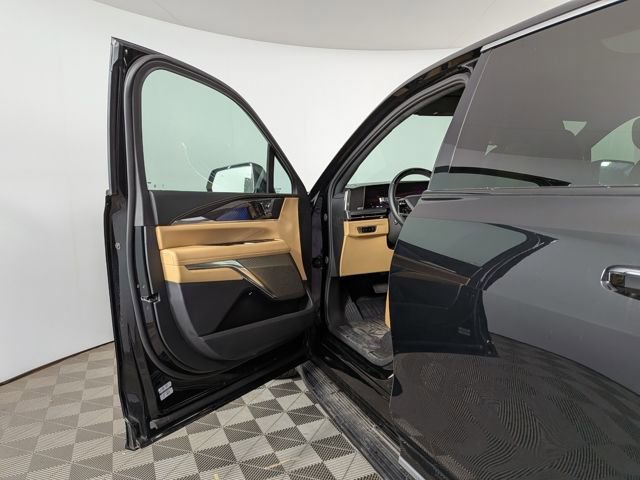 2025 Cadillac Escalade IQ Luxury 2