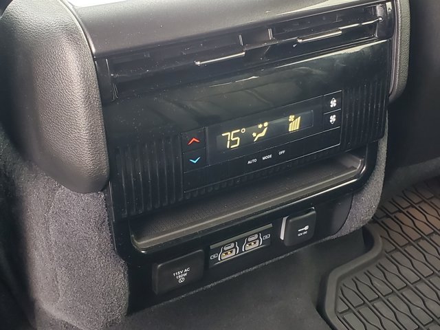 2024 Jeep Wagoneer Base