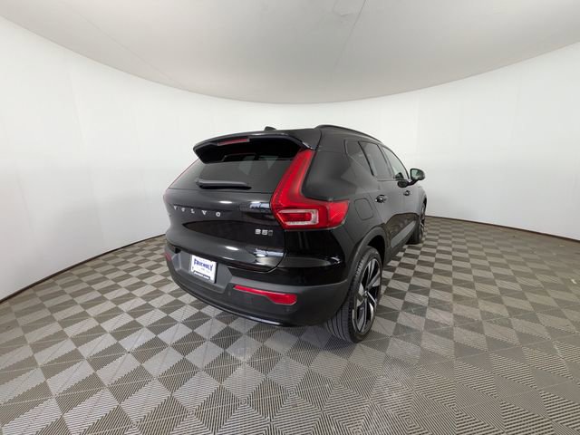 2025 Volvo XC40 Plus Dark Theme