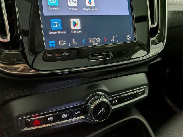 2025 Volvo XC40 Plus Dark Theme