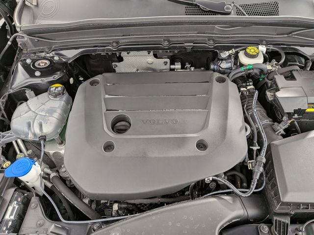 2025 Volvo XC40 Plus Dark Theme