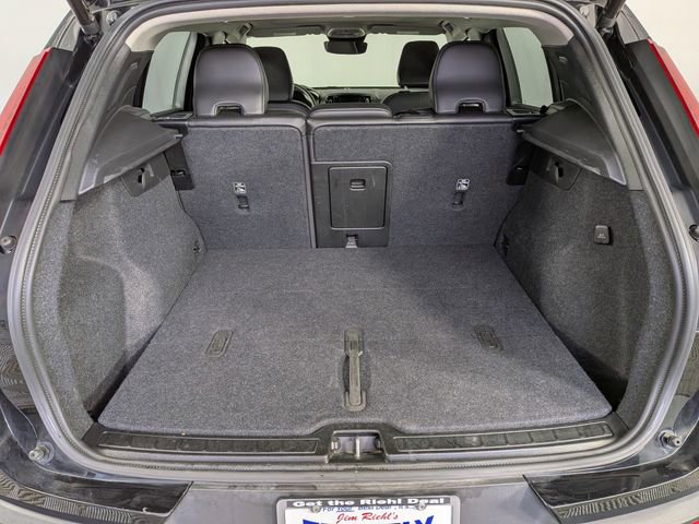 2025 Volvo XC40 Plus Dark Theme