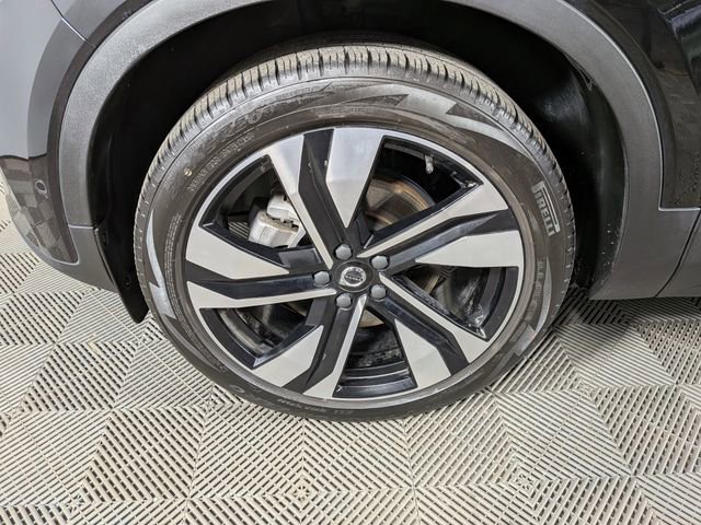 2025 Volvo XC40 Plus Dark Theme