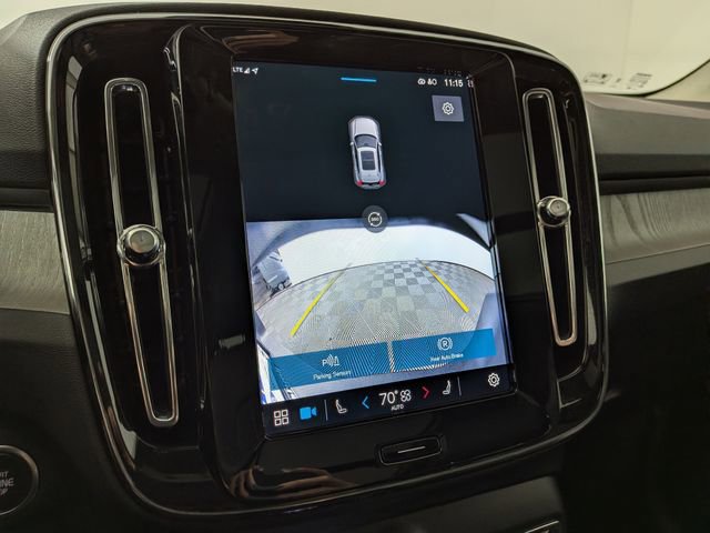 2025 Volvo XC40 Plus Dark Theme