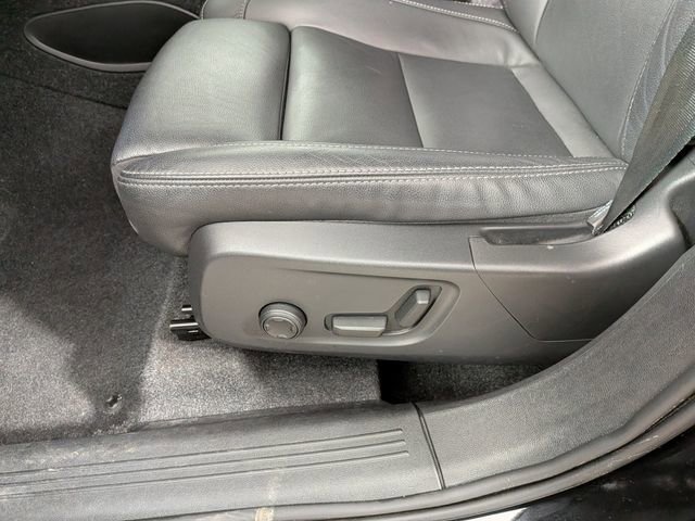 2025 Volvo XC40 Plus Dark Theme