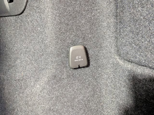 2025 Volvo XC40 Plus Dark Theme