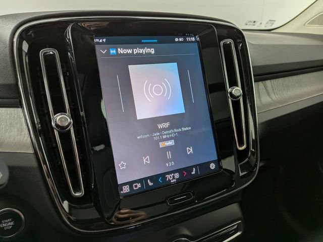 2025 Volvo XC40 Plus Dark Theme