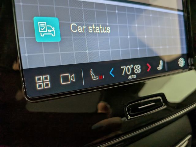 2025 Volvo XC40 Plus Dark Theme