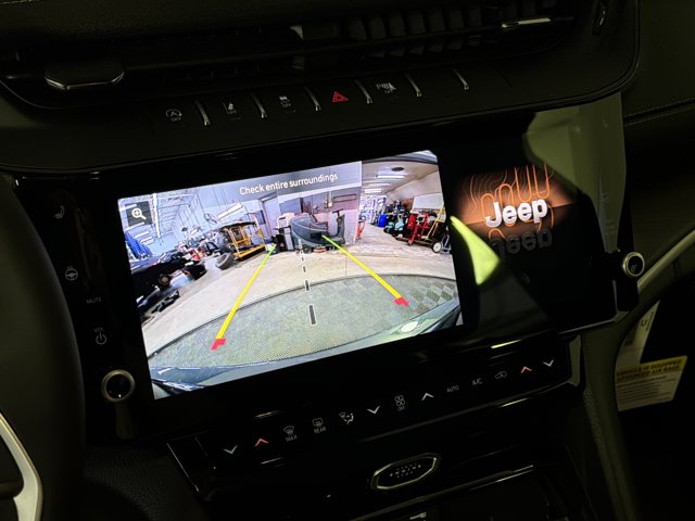 2026 Jeep Grand Cherokee Laredo Altitude
