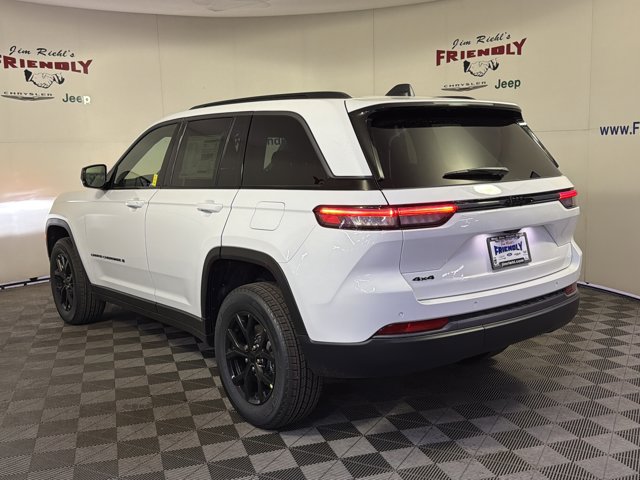 2026 Jeep Grand Cherokee Laredo Altitude