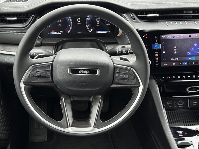 2026 Jeep Grand Cherokee Laredo Altitude