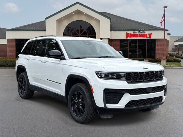 2026 Jeep Grand Cherokee Laredo Altitude