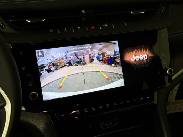 2026 Jeep Grand Cherokee Laredo Altitude