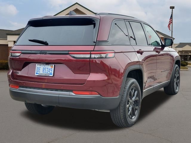 2026 Jeep Grand Cherokee Laredo Altitude