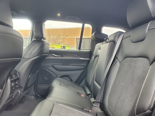 2026 Jeep Grand Cherokee Laredo Altitude